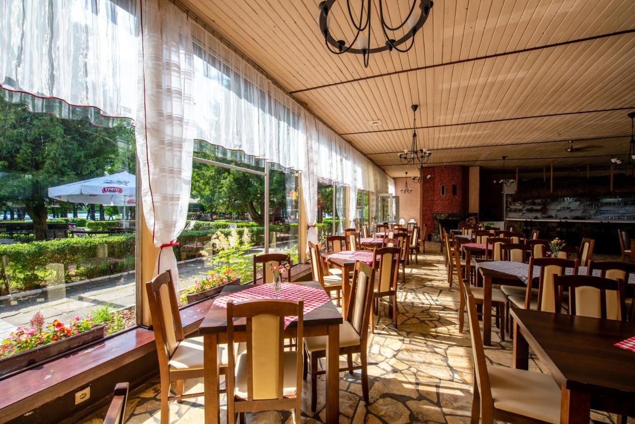 Hotel Osrodek Wypoczynkowy Dolomity Jedwabno Exterior foto